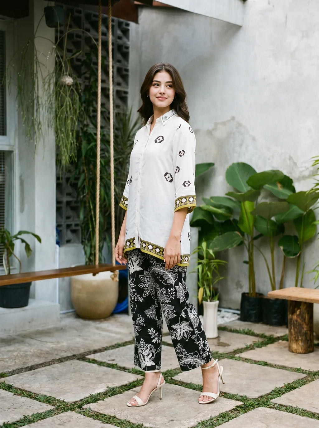 White-Yellow Salli Work Border Print Co-ord Set in Muslin