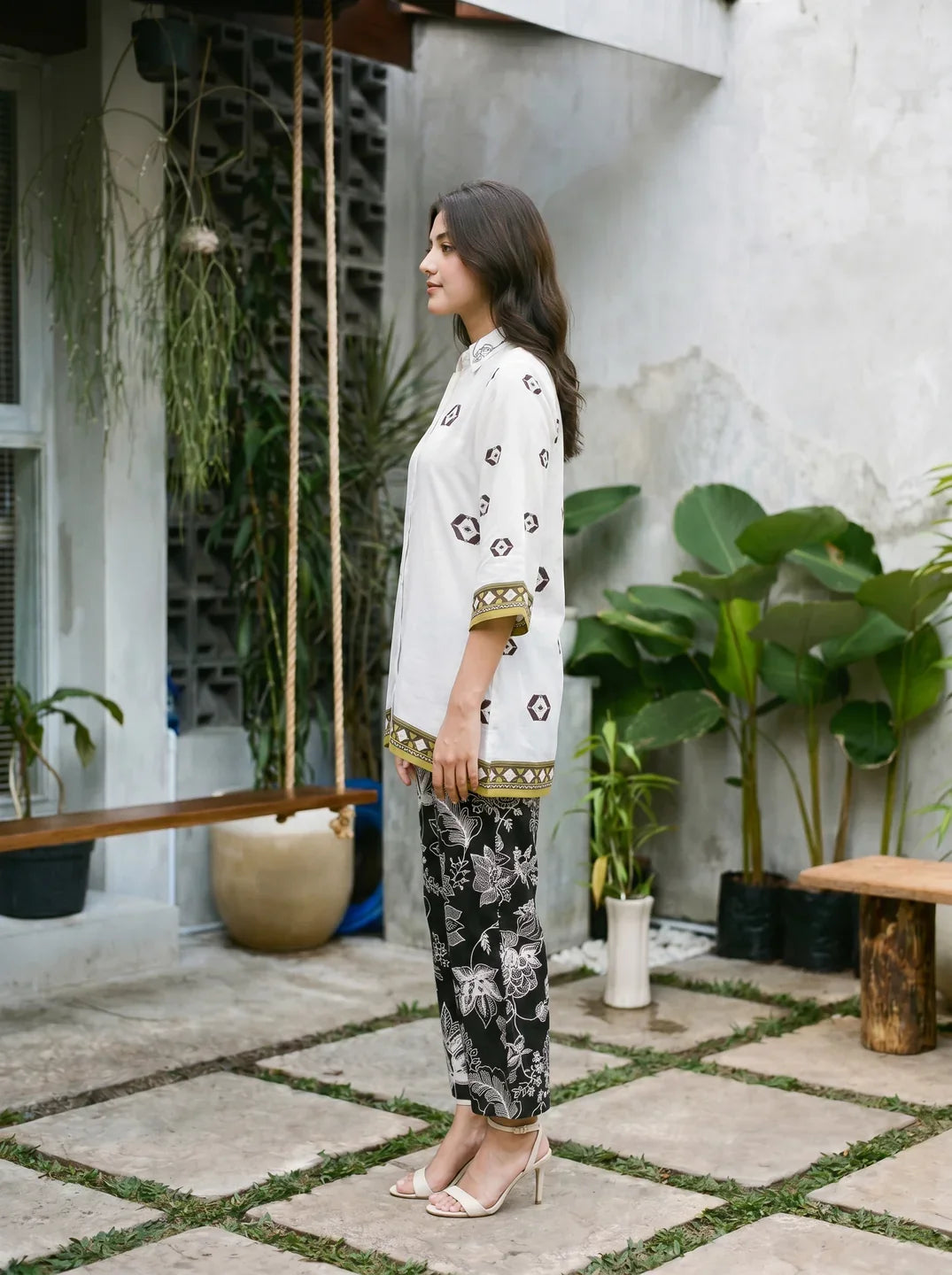 White-Yellow Salli Work Border Print Co-ord Set in Muslin